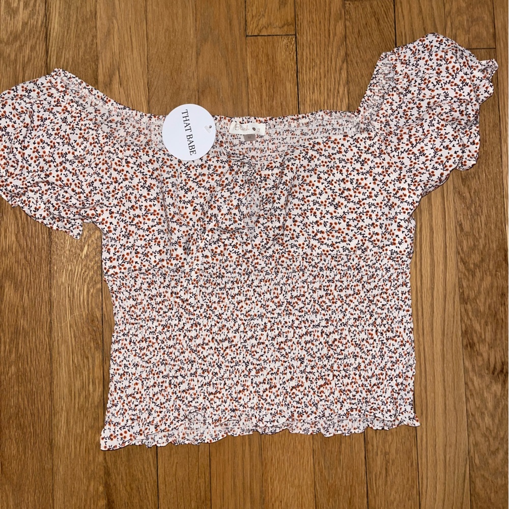 Women’s floral blouse, new with tags